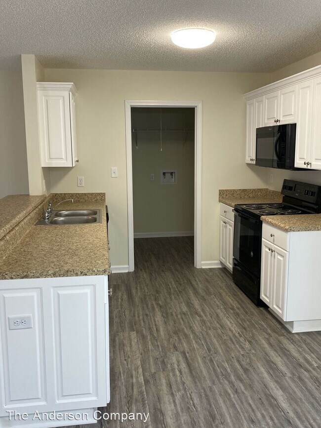 Building Photo - 3 br, 2 bath House - 122 Twelve Oaks Ct