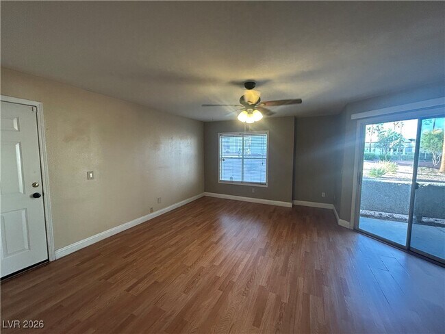 Foto del edificio - 6800 E Lake Mead Blvd