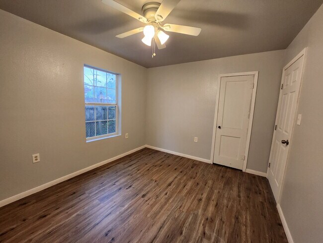 Foto del edificio - 485 Garland St