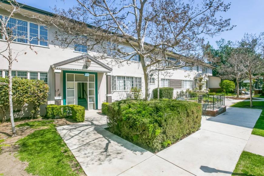 Foto principal - 1.0 bedroom in Pasadena California 91106