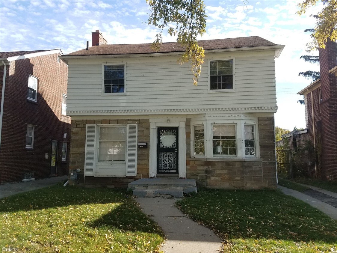Primary Photo - 18212 Sorrento St