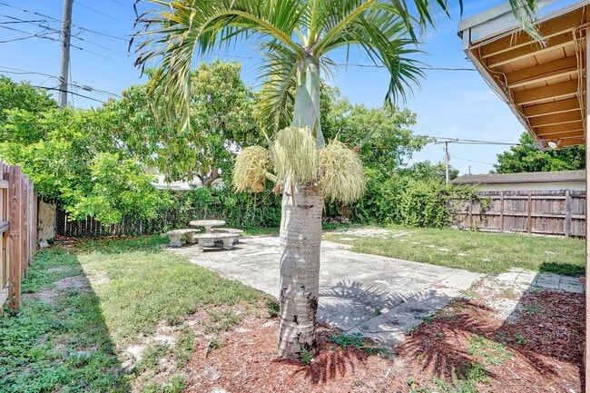 Photo - 7741 NW 33 Street House