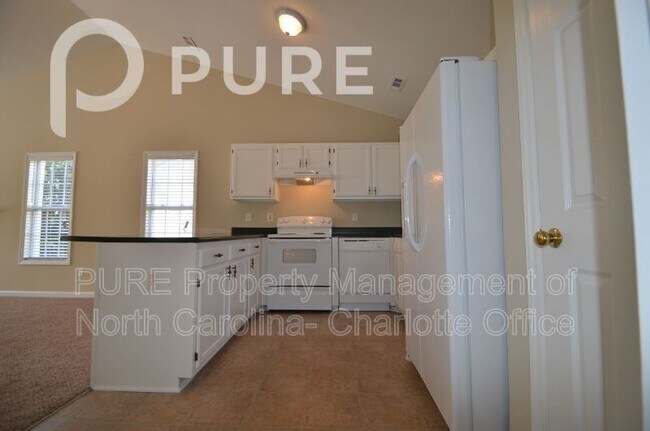 Building Photo - 1803 Water St