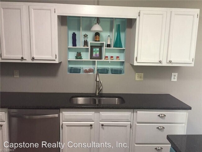 Foto del edificio - 3 br, 2 bath House - 4115 Eisenhower Rd.