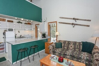 Building Photo - 800 Columbine Rd