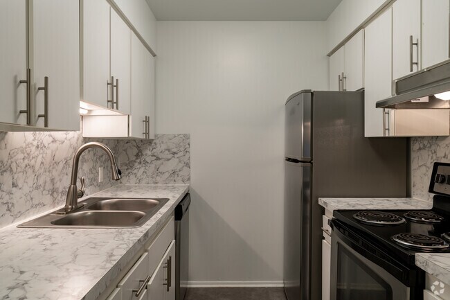 2HAB, 1HAB - The Sheridan - 928SF - Ivanhoe