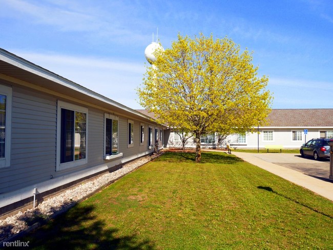 Vista lateral de la recepción - Fieldstone Manor Apartments