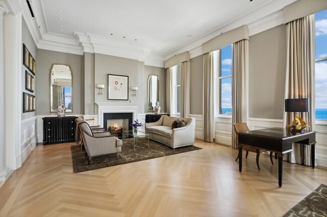 Building Photo - 310 S Michigan Ave