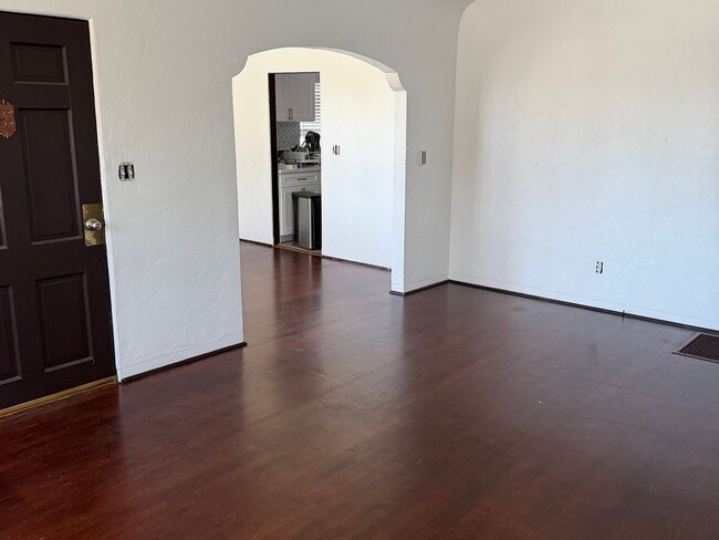 Building Photo - 5606 Meade Ave