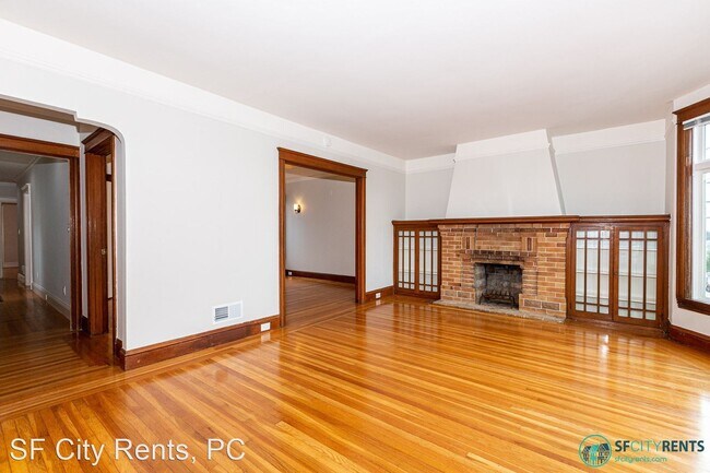Building Photo - 3 br, 1 bath House - 2342 38th Ave.