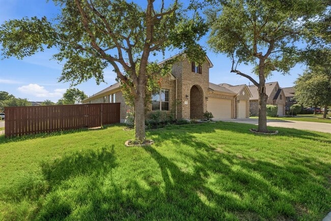 Foto del edificio - 2508 Hilltop Divide Ln