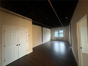 Building Photo - 617 Hiawatha Blvd