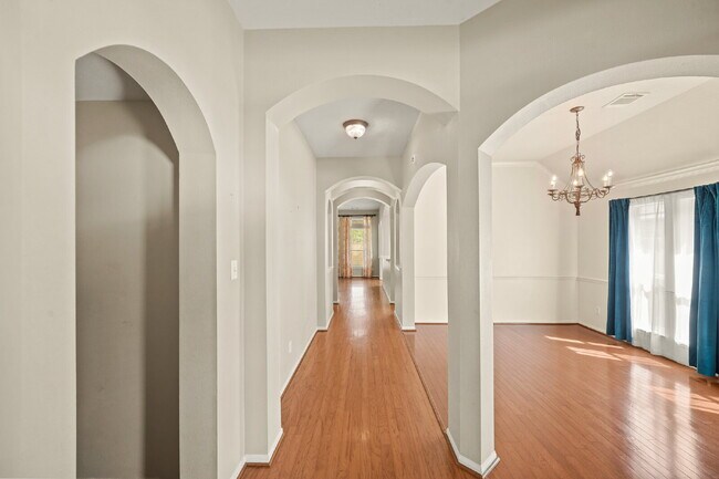Foto del edificio - Welcome home to this charming single-story gem in the heart of Silverlake!
