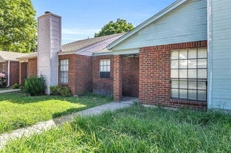 Building Photo - 2305 Miguel Ln