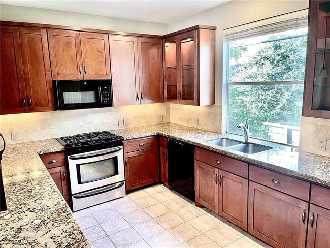 Building Photo - 4411 Castle Ct Pl