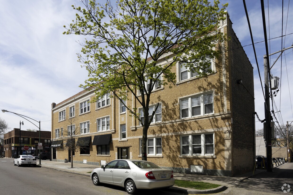 Foto del edificio - 3830-3844 W Lawrence Ave