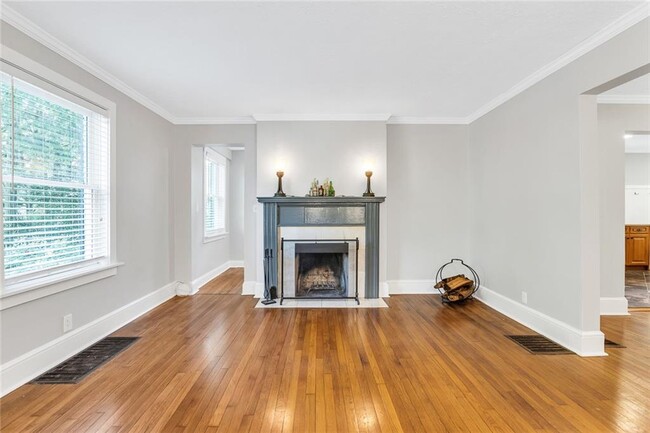 Building Photo - 28 Candler Rd NE