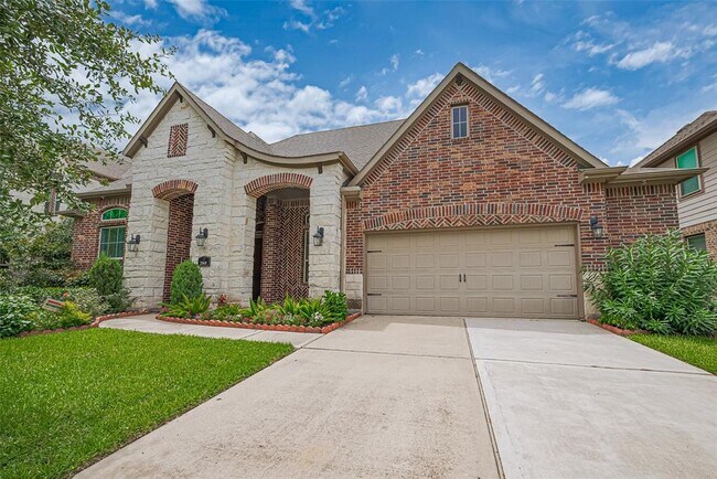 Building Photo - 25618 British Pine court