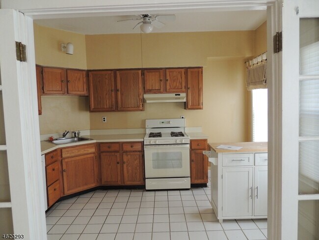 Building Photo - 53 Wetmore Ave