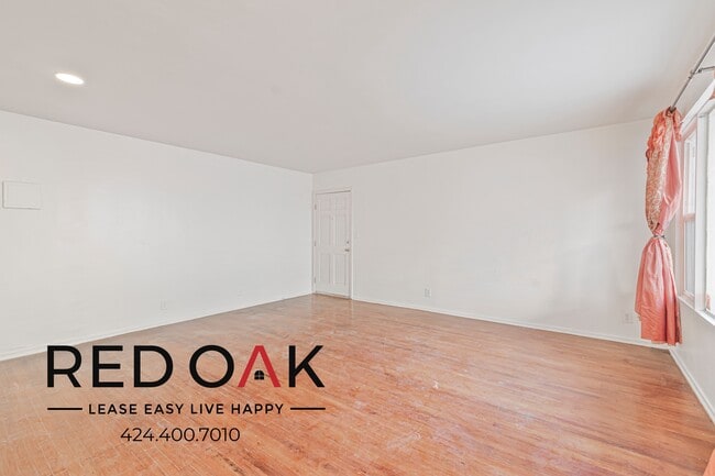 Building Photo - 1352 N Las Palmas Ave