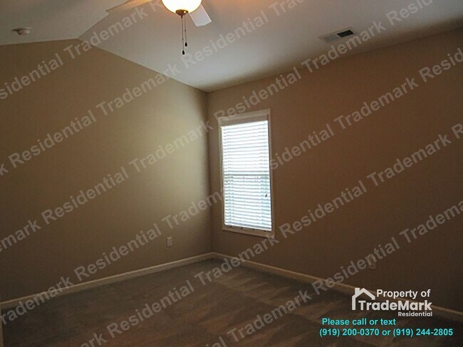 Foto del edificio - Lovely 3 Bedroom Townhouse in Raleigh!!