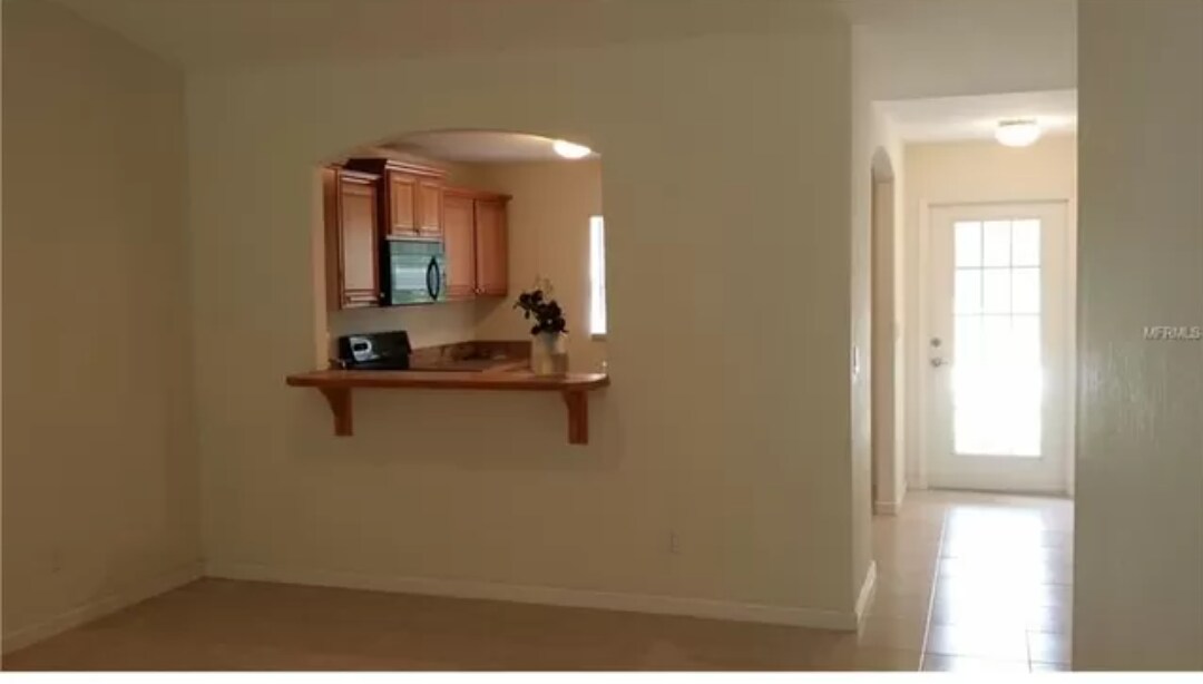 Building Photo - 2155 Fraser St