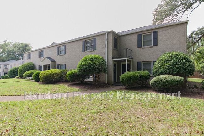 Building Photo - 605 University Ridge