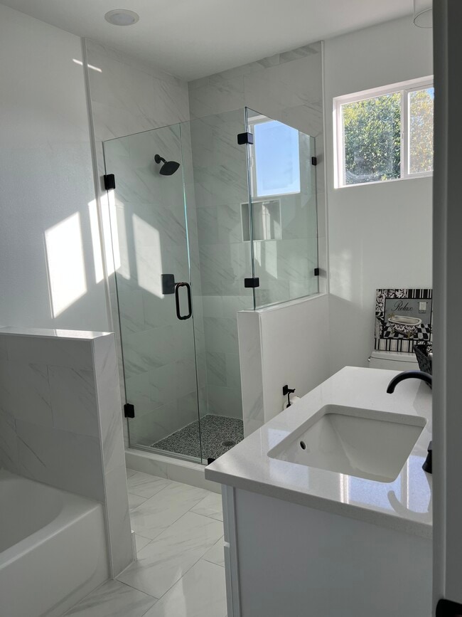Master Bathroom - 4529 Philip Ave