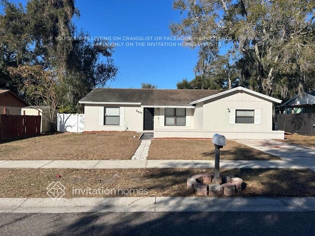 Building Photo - 2417 Devonwoode Pl