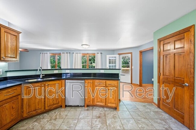 Building Photo - 1963 Highway 166 North