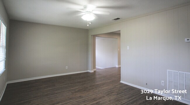 front living room - 3029 Taylor St