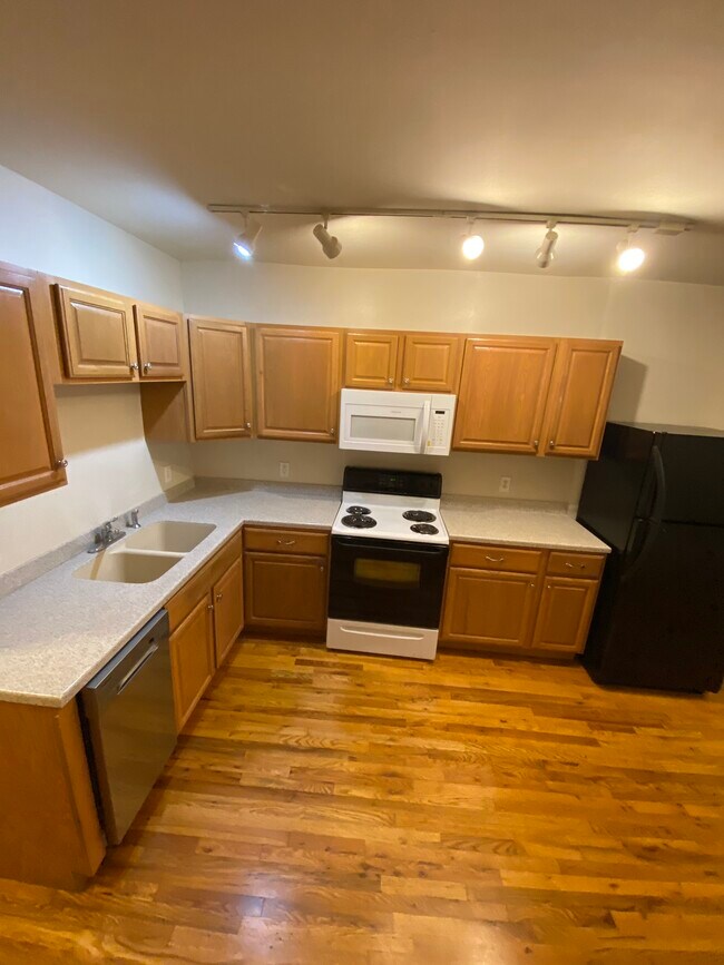 Foto del edificio - 3019 Ellwood Ave