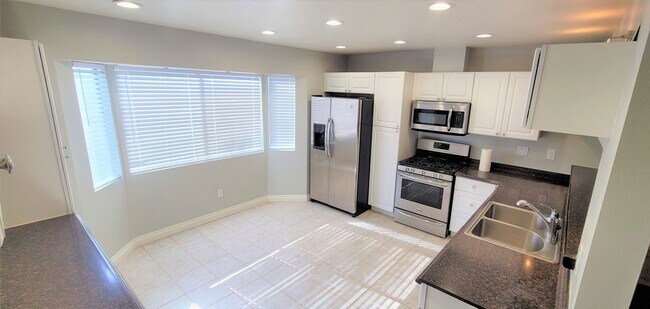 Foto del edificio - Single Story House in Beautiful Gated Comm...