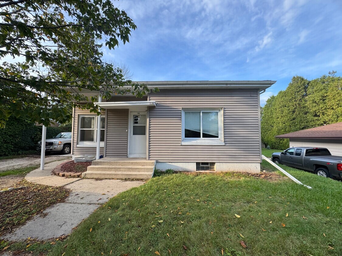 Foto principal - 716 Columbus Ave