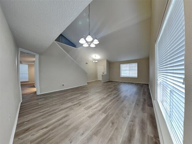 Foto del edificio - 1223 Cowden Ct