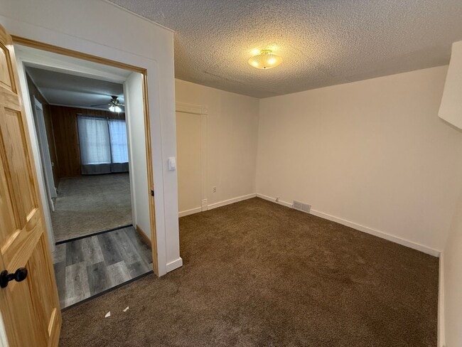 Building Photo - 426 1st St NW