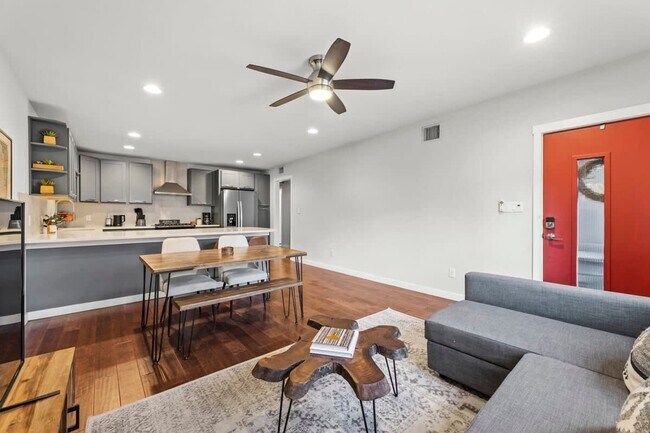Building Photo - 2015 Rabb Glen St