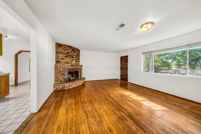 Foto del edificio - 2100 David Ave