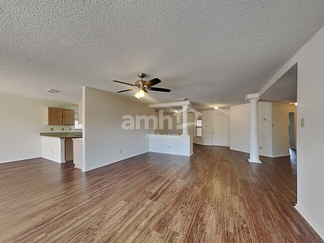 Building Photo - 8026 Myrtle Glade