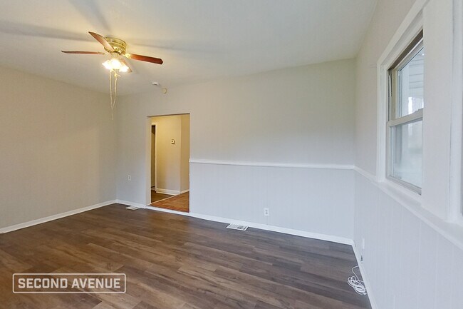 Foto del edificio - 1635 Bronson Rd
