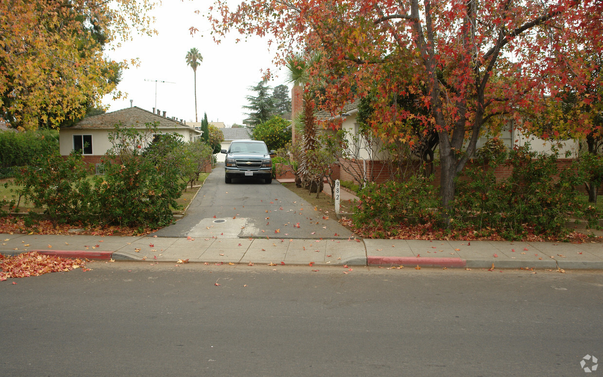 Primary Photo - 982-986 Bonita Ave