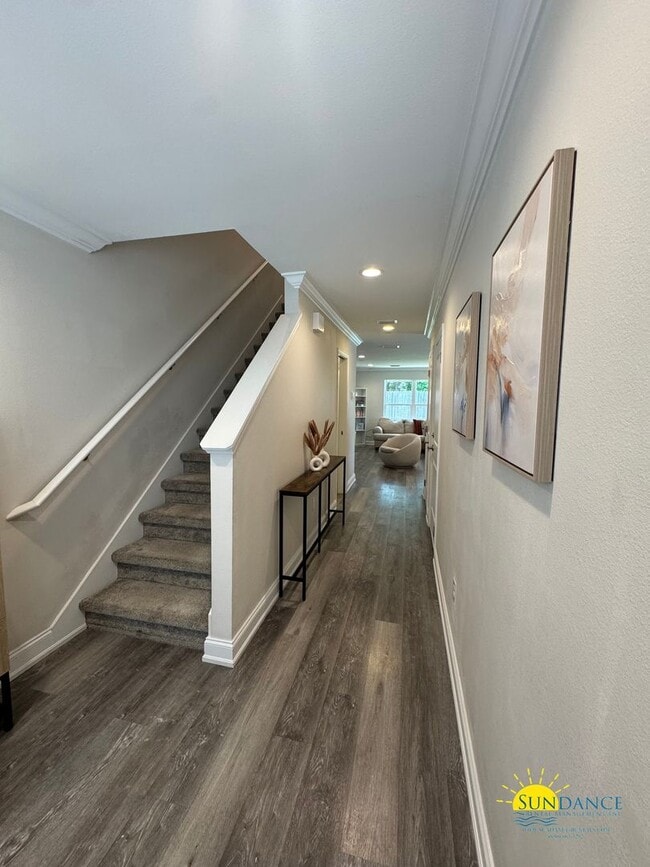 Building Photo - Beautiful 3BR/2.5BA Townhome inNiceville-Near Eglin AFB!