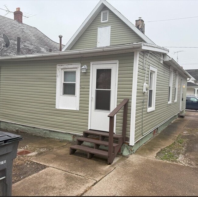 Foto del edificio - 319 Dexter St