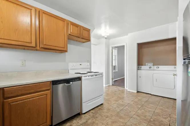 Foto principal - 2584 Deming Ave