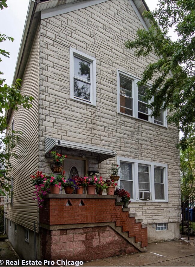 Building Photo - 2315 N Washtenaw Ave