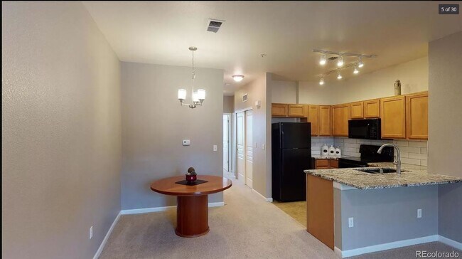 Foto del edificio - 9300 E Florida Ave