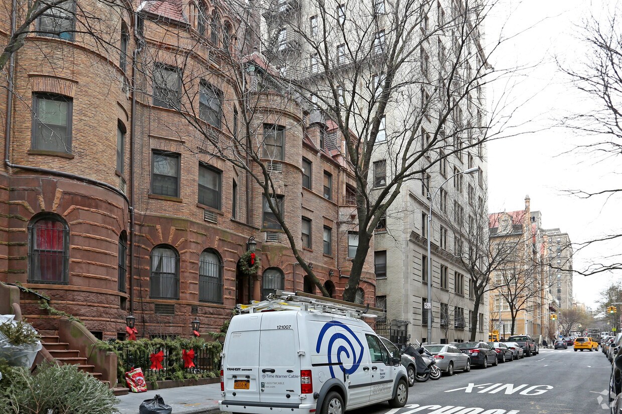 Foto del edificio - 307 W 82nd St