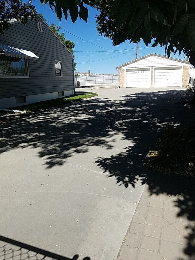 Building Photo - Available Now! Call our office to set up a...