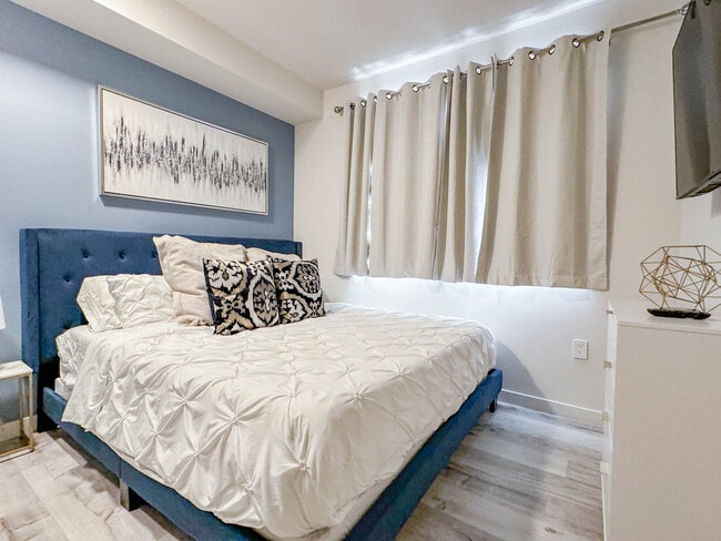 1 BD, 1 BA - Bedroom (Monroe) - Legacy Tamarind