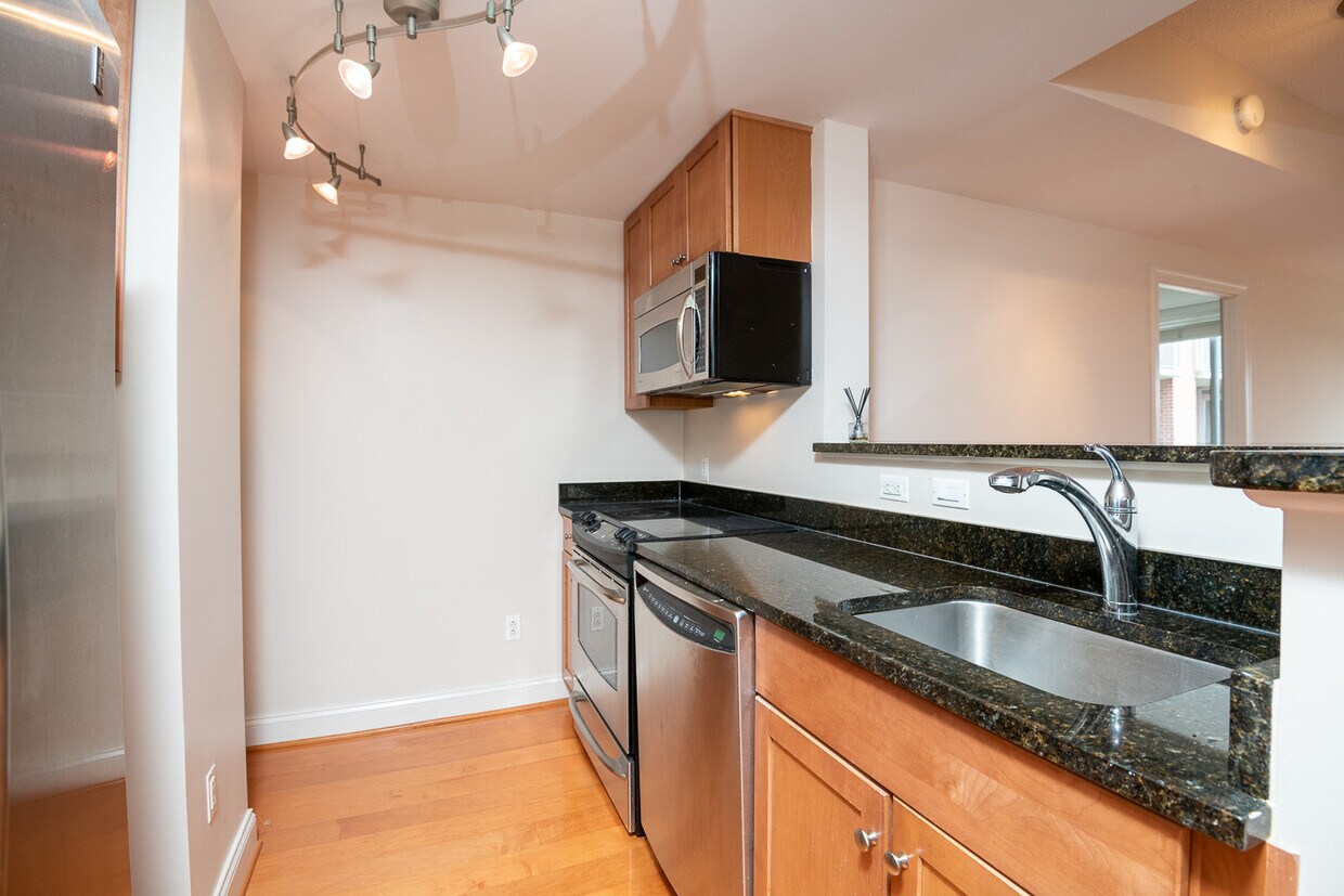 Foto principal - 1020 N Highland St